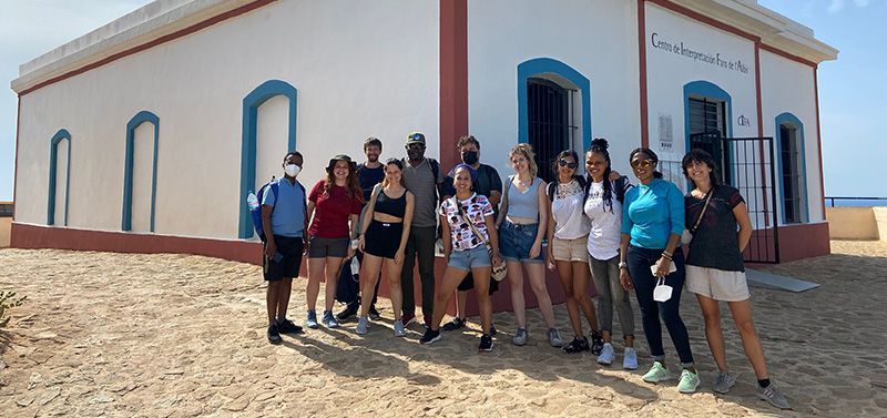 El alumnado del curso internacional REACT visita el Faro de l’Albir y el Museo Villa Romana